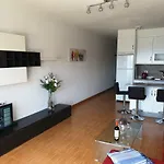 100 Meters From The Ocean * 卡亚俄萨尔瓦赫