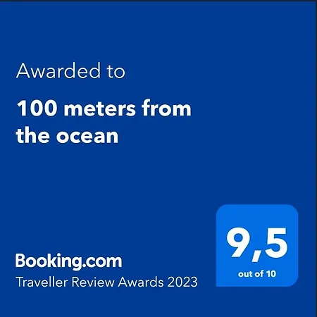 アパート 100 Meters From The Ocean カジャオ・サルバヘ